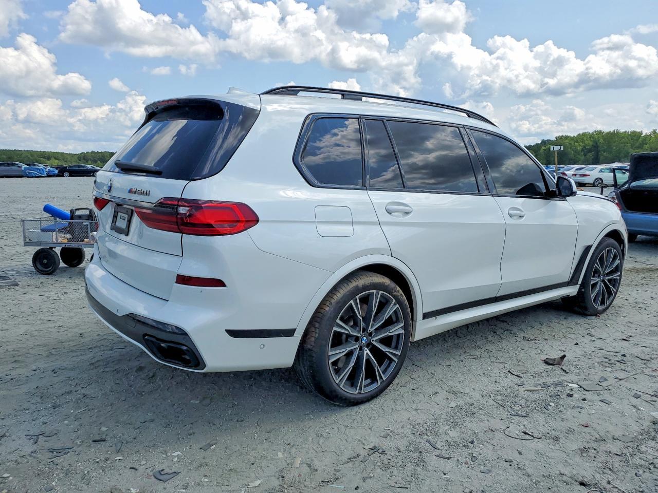 2022 BMW X7 M50I - zdjęcie 3