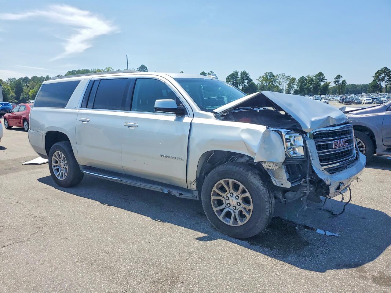 2019 GMC Yukon Xl C1500 Slt - zdjęcie 4