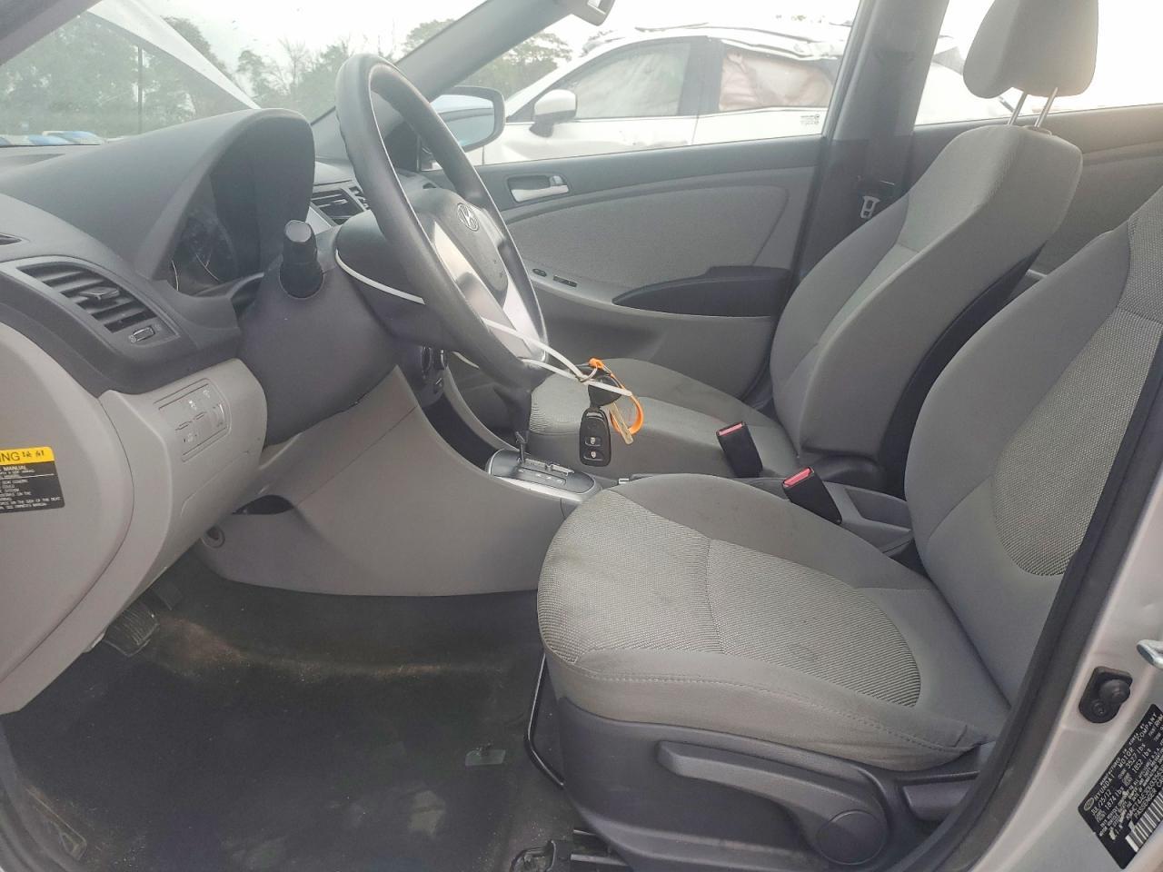 2013 Hyundai Accent Gls - zdjęcie 7