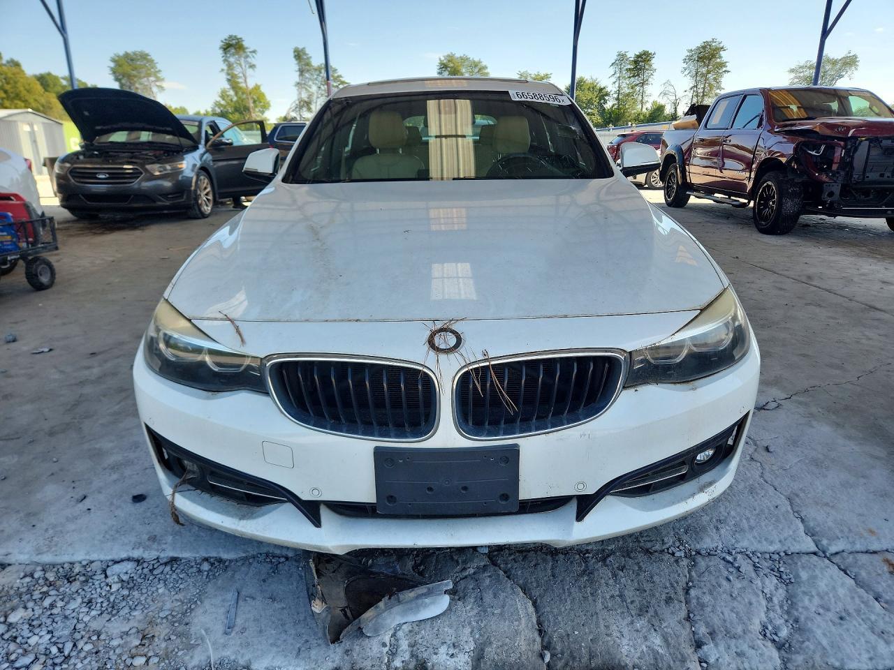 2017 BMW 330 Xigt - zdjęcie 5