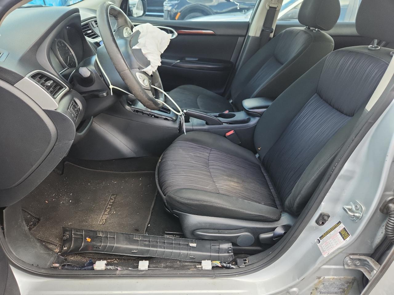 2019 Nissan Sentra Sv - zdjęcie 7
