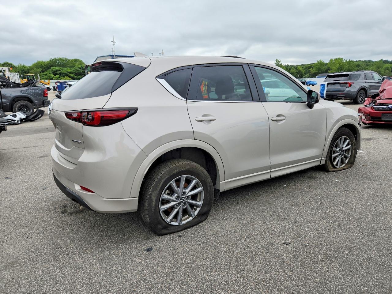 2025 Mazda Cx-5 Preferred - zdjęcie 3