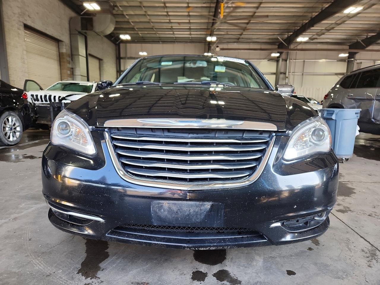 2014 Chrysler 200 Limited - zdjęcie 5