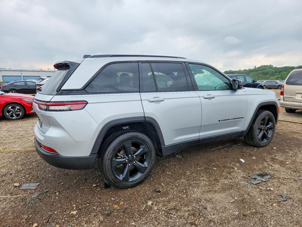 2023 Jeep Grand Cherokee Laredo - zdjęcie 3