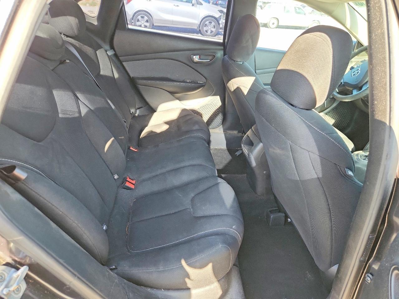 2013 Dodge Dart Sxt - zdjęcie 10