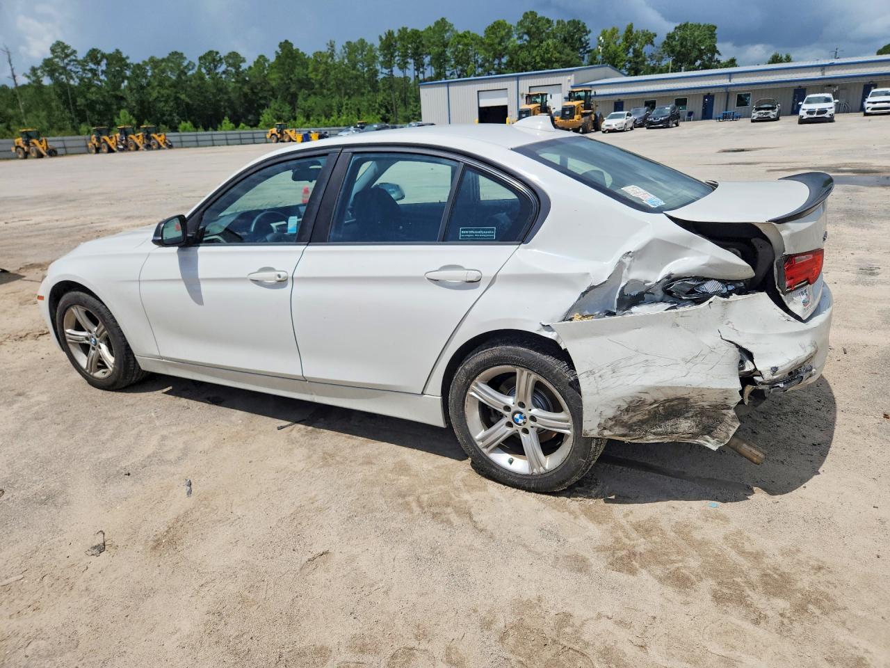 2015 BMW 320 I xDrive - zdjęcie 2