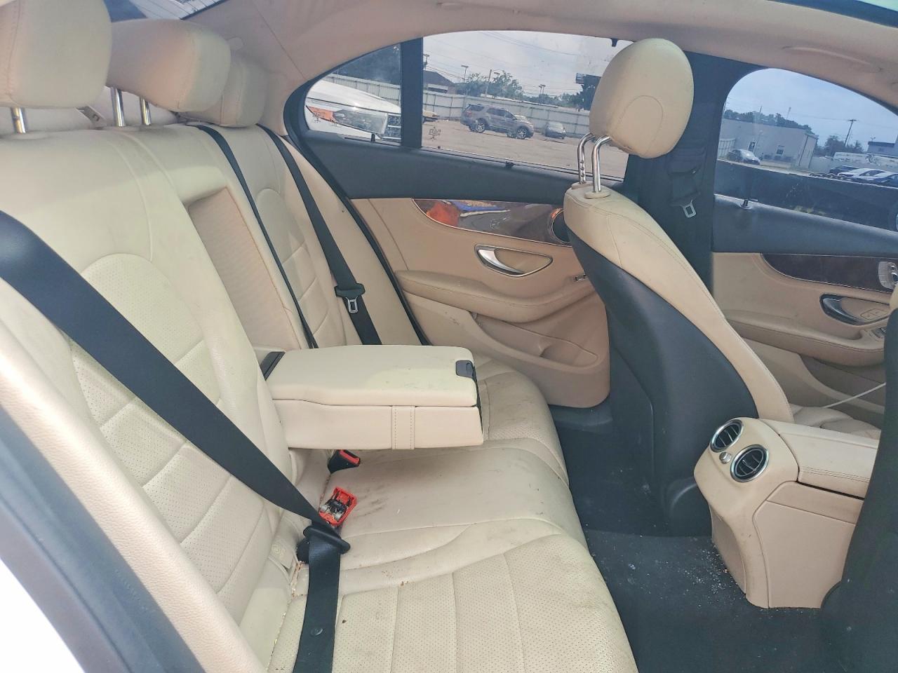 2016 Mercedes-Benz C 300 4Matic - zdjęcie 10