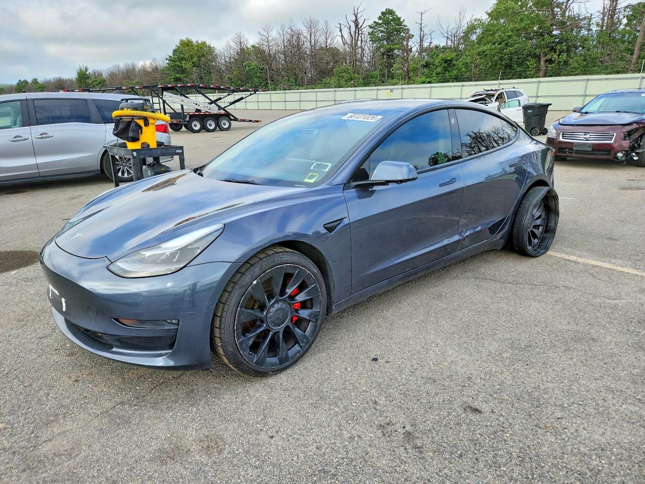 2022 Tesla Model 3 - zdjęcie główne
