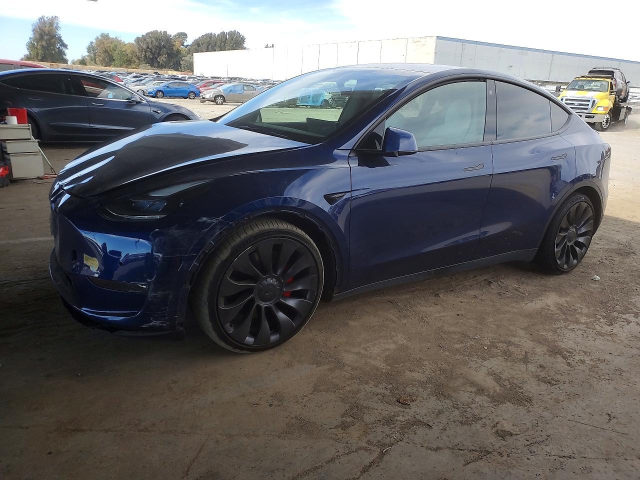 2022 Tesla Model Y - zdjęcie główne