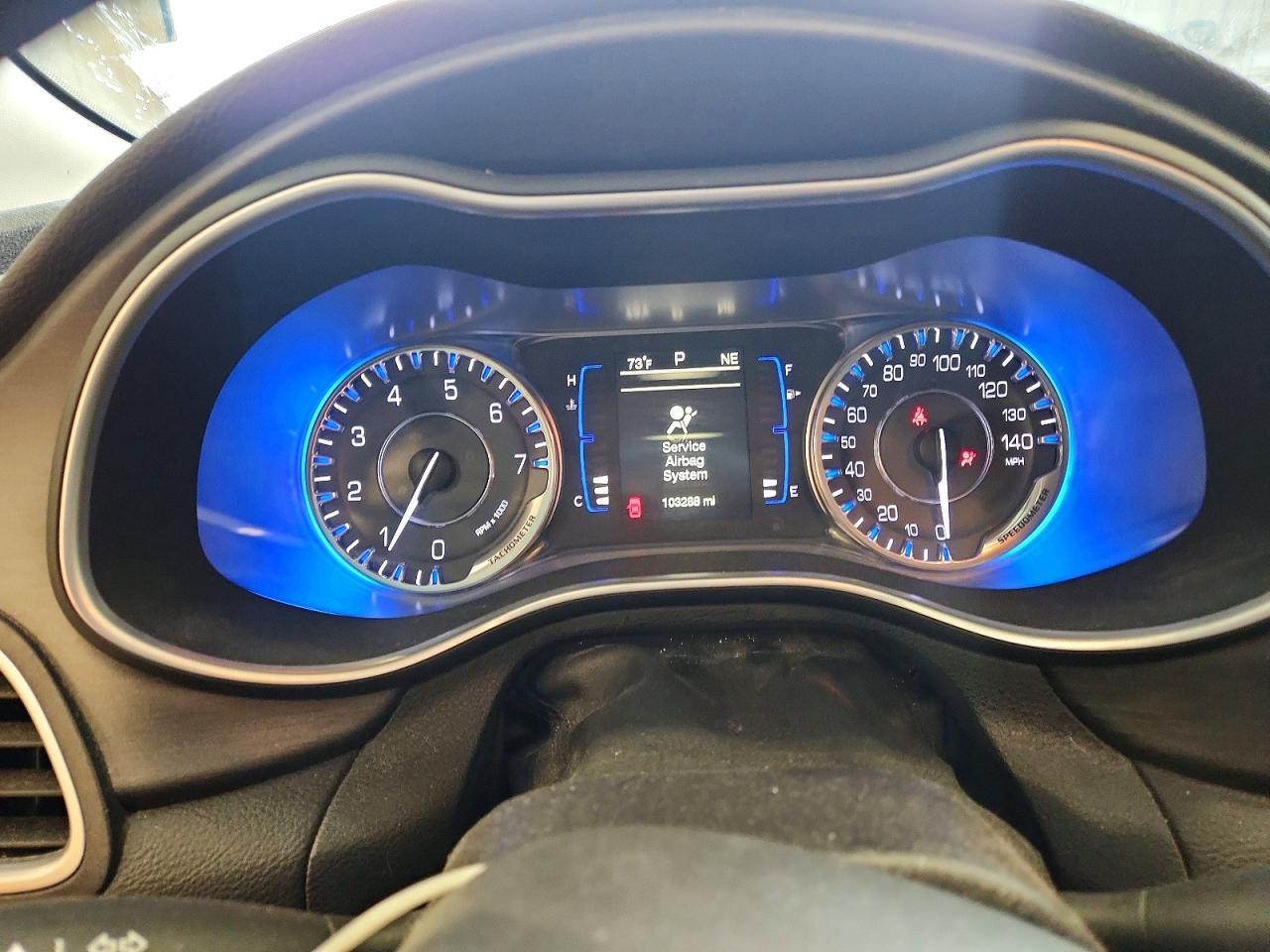 2016 Chrysler 200 Limited - zdjęcie 9