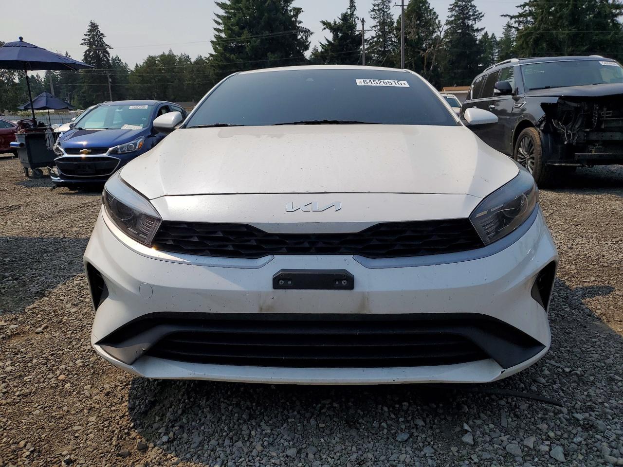 2022 Kia Forte Lxs - zdjęcie 5