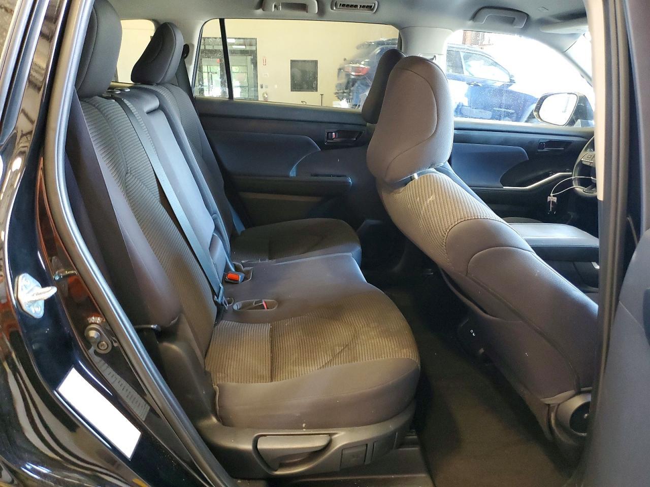2023 Toyota Highlander Le - zdjęcie 11