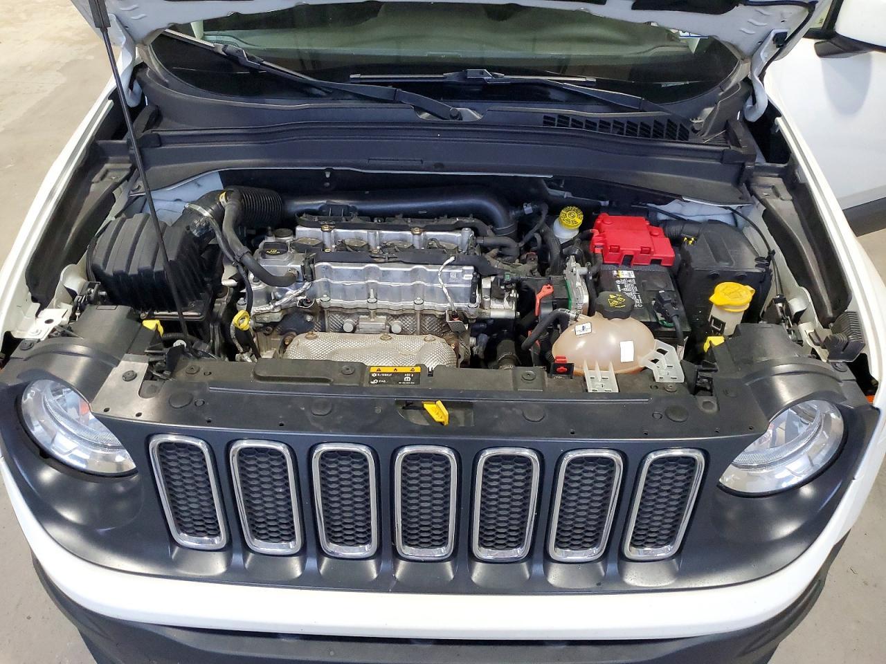 2018 Jeep Renegade Latitude - zdjęcie 12