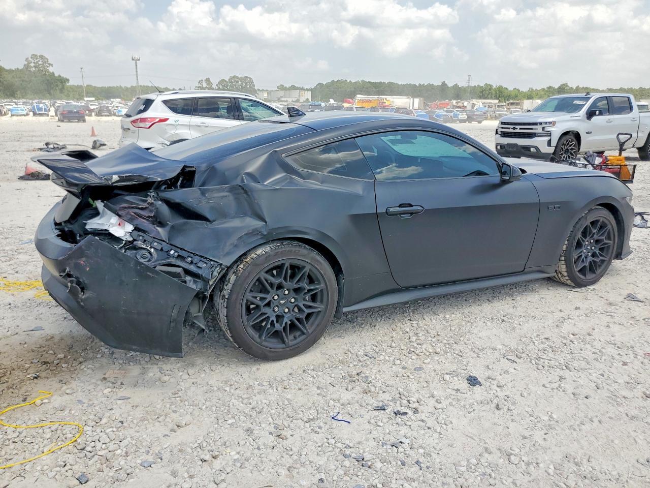 2024 Ford Mustang Gt - zdjęcie 3