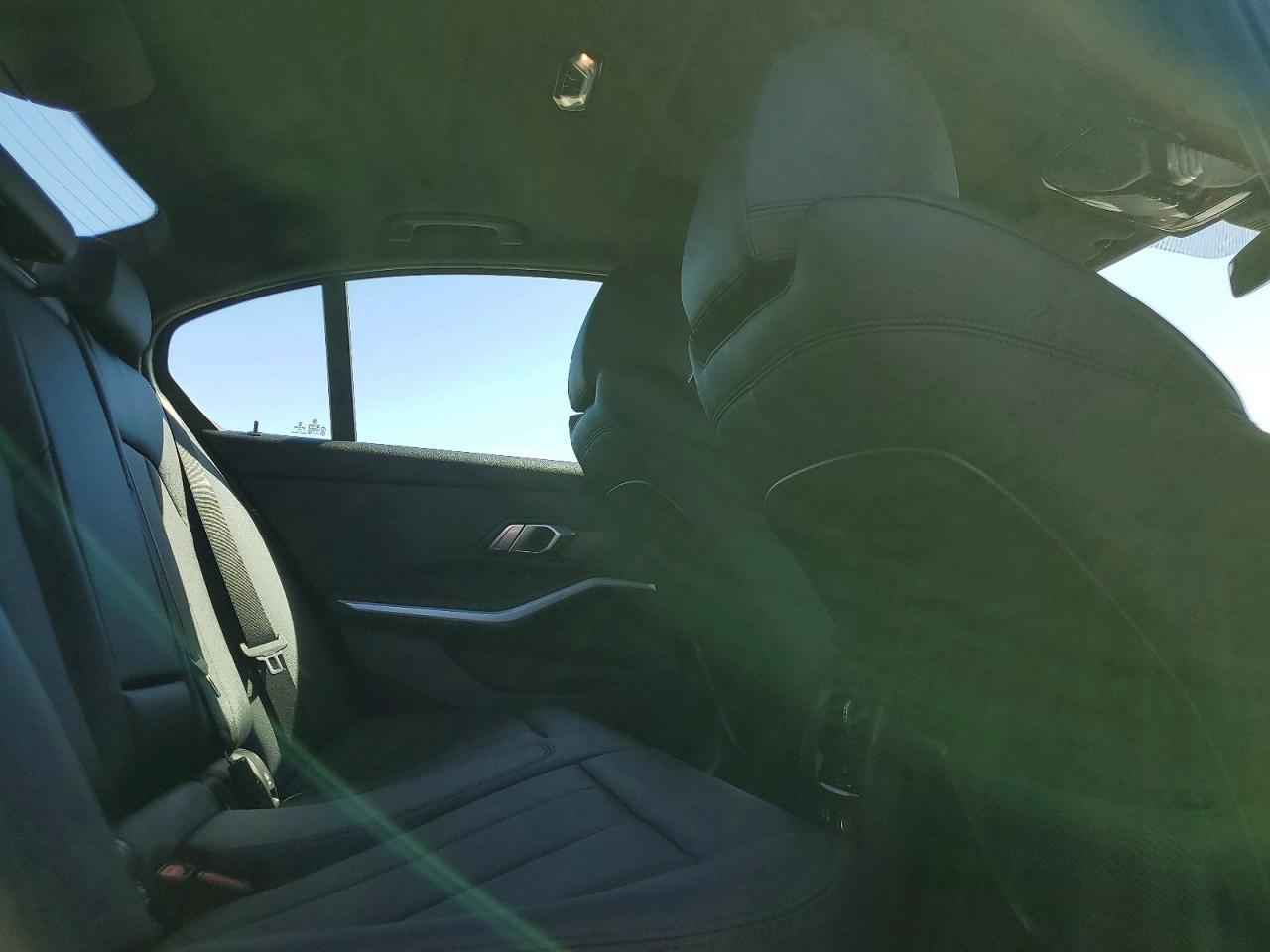 2020 BMW 330I - zdjęcie 10
