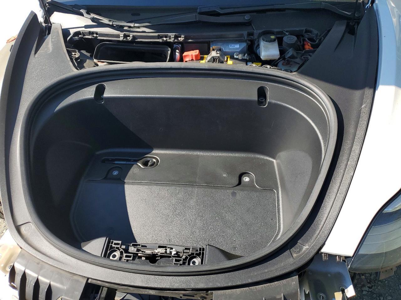 2020 Tesla Model 3 - zdjęcie 11