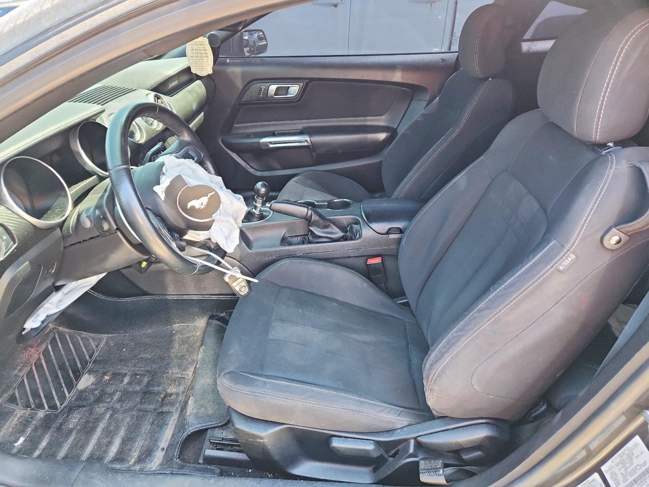 2019 Ford Mustang - zdjęcie 7