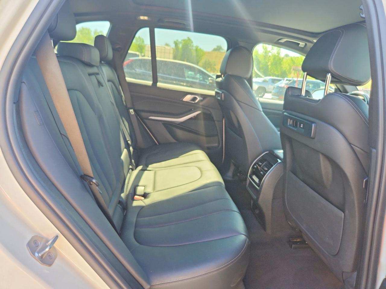 2021 BMW X5 xDrive45E - zdjęcie 11