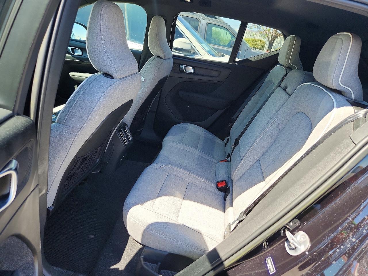 2023 Volvo Xc60 Ultimate Dark - zdjęcie 12