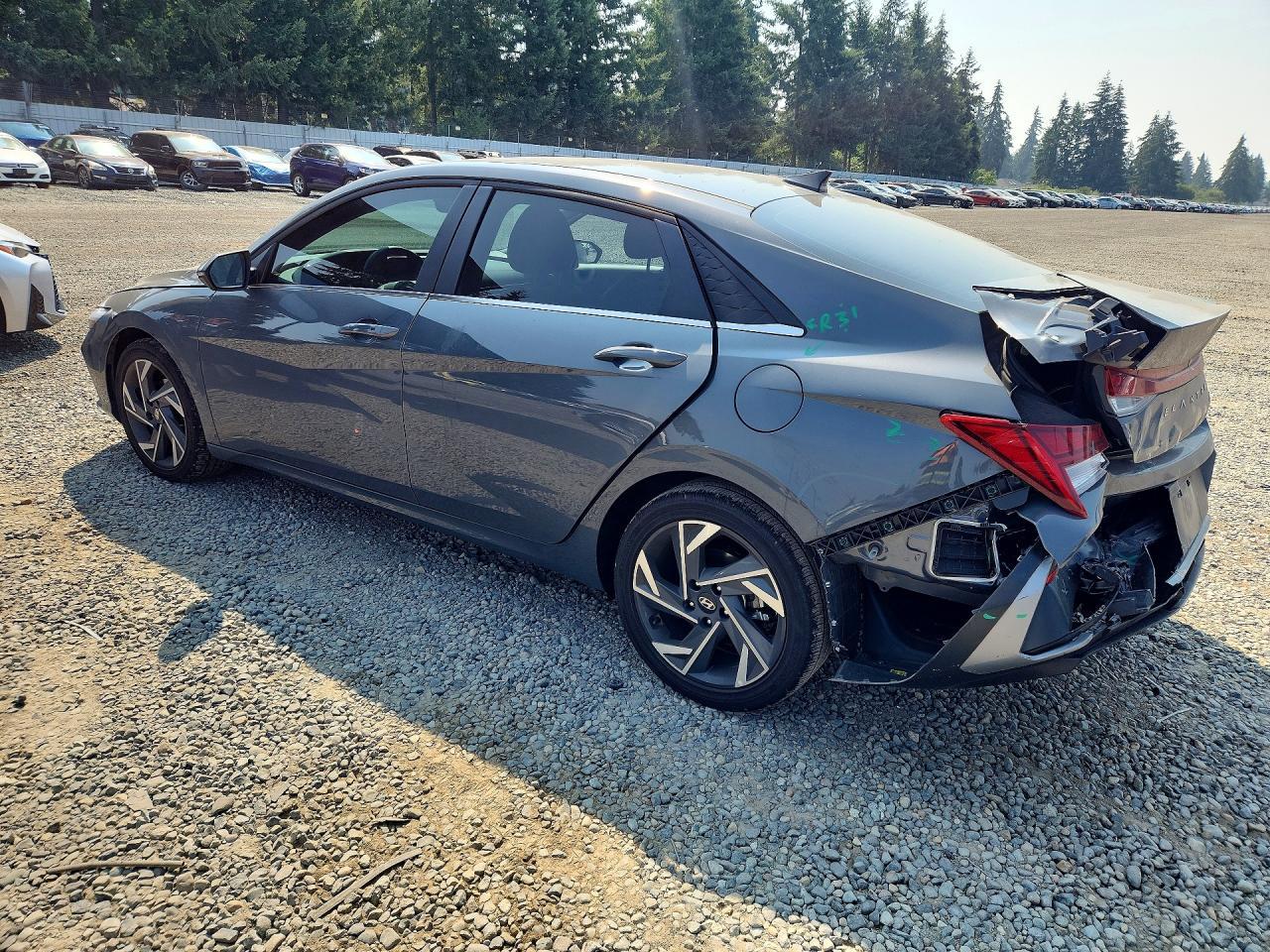 2026 Hyundai Elantra Limited - zdjęcie 2