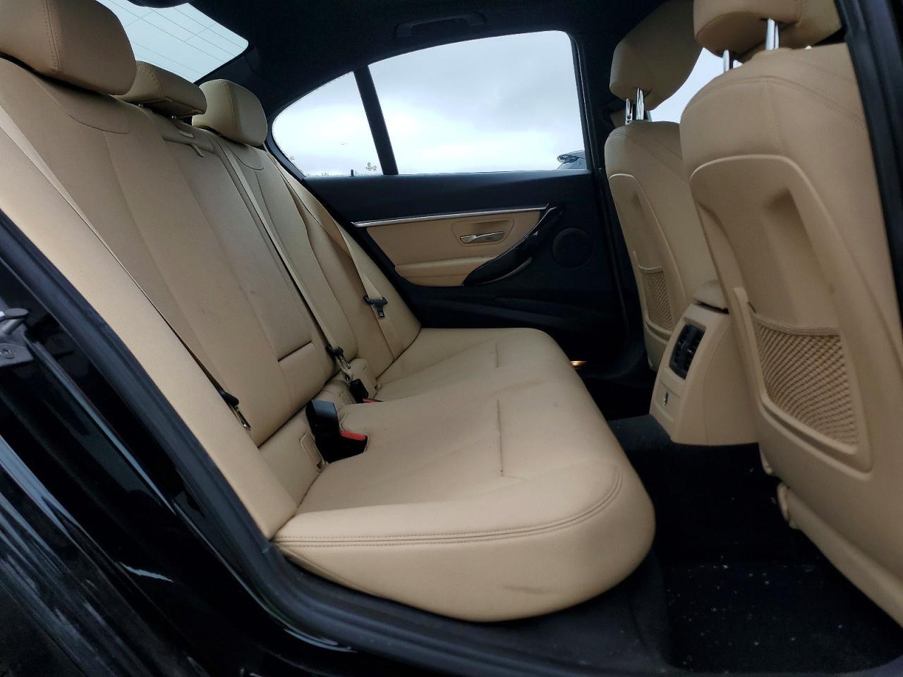 2018 BMW Seria 3 330i - zdjęcie 10