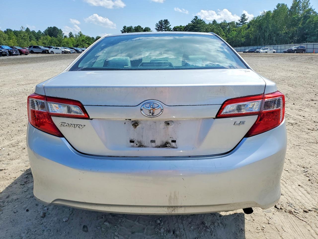 2014 Toyota Camry Le - zdjęcie 6
