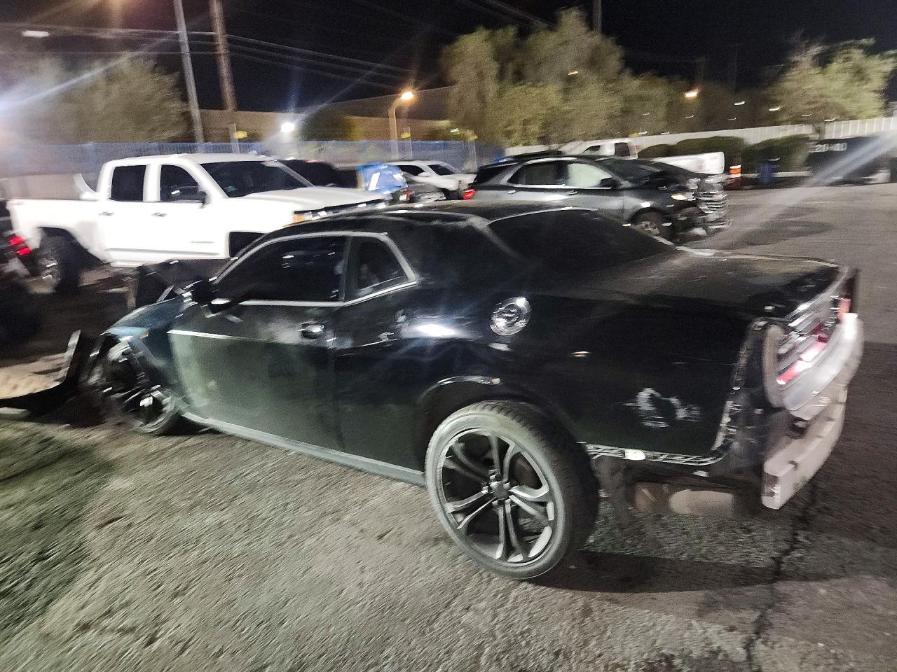 2016 Dodge Challenger Sxt - zdjęcie 2