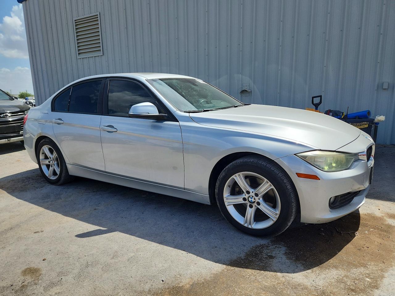 2014 BMW 320 I - zdjęcie 4