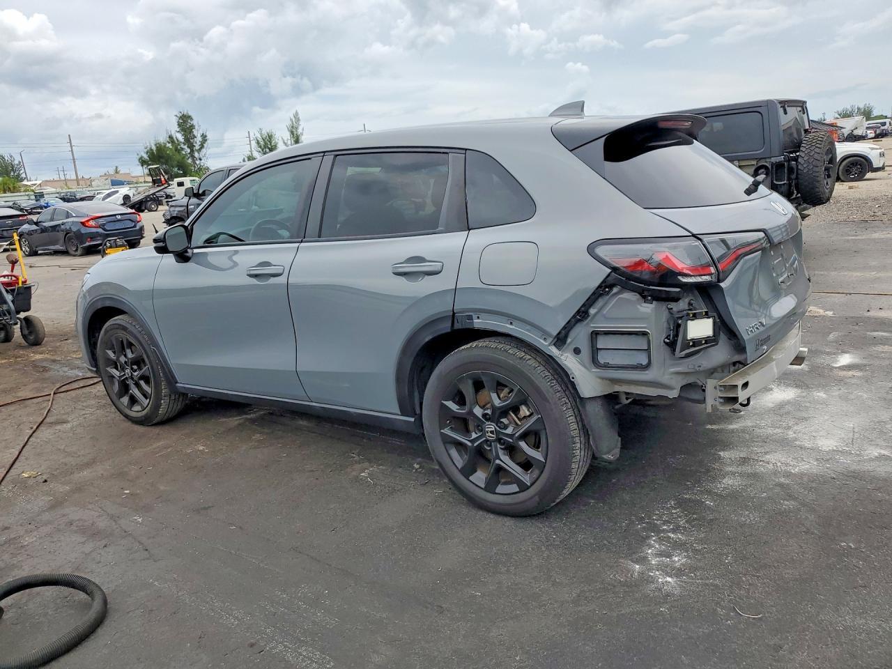 2025 Honda Hr-V Sport - zdjęcie 2