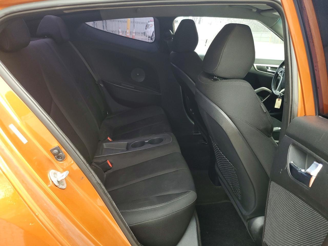2017 Hyundai Veloster Base - zdjęcie 10