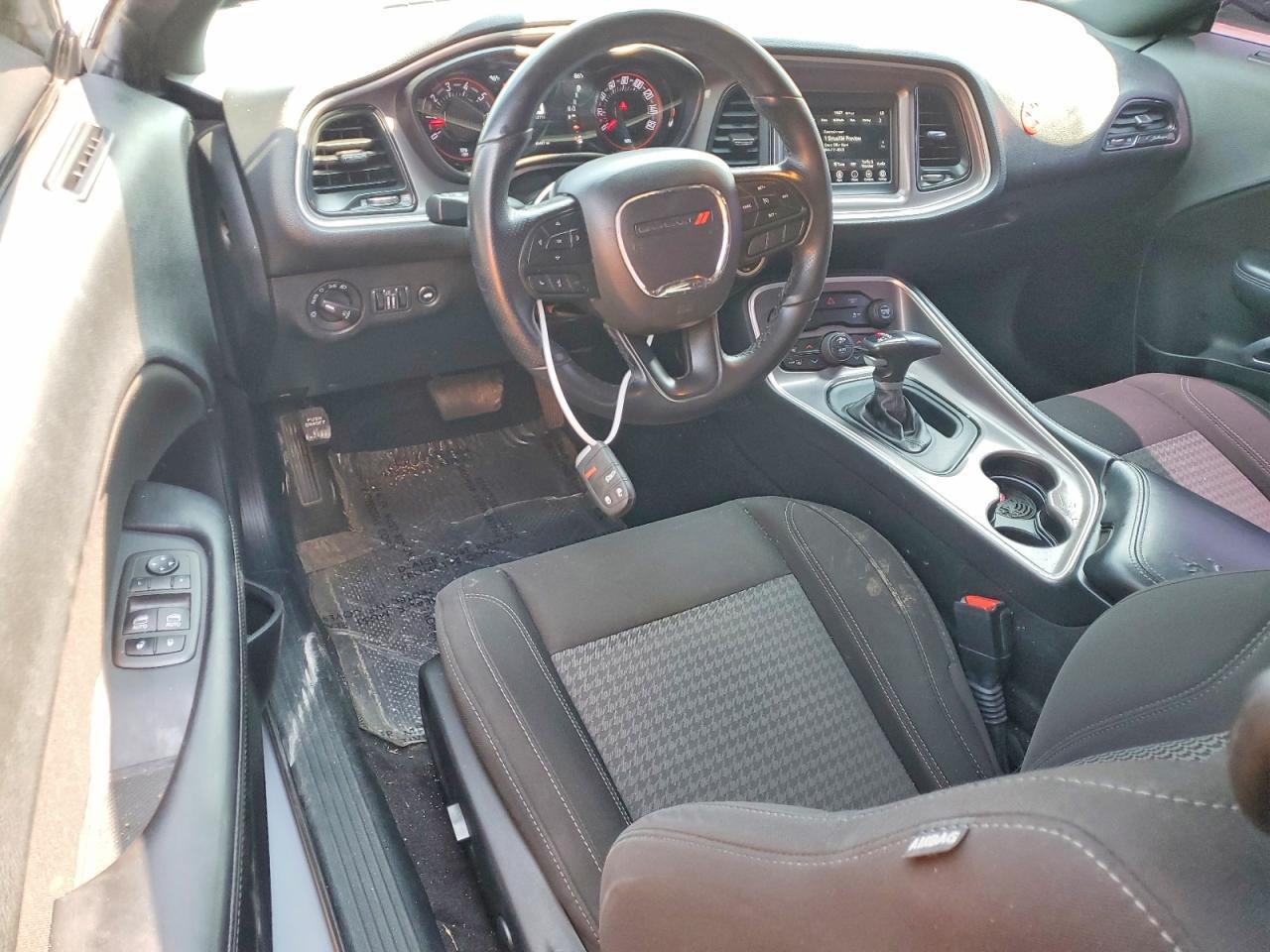 2022 Dodge Challenger Sxt - zdjęcie 8