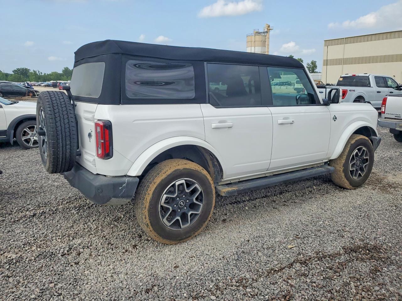 2024 Ford Bronco Outer Banks - zdjęcie 3