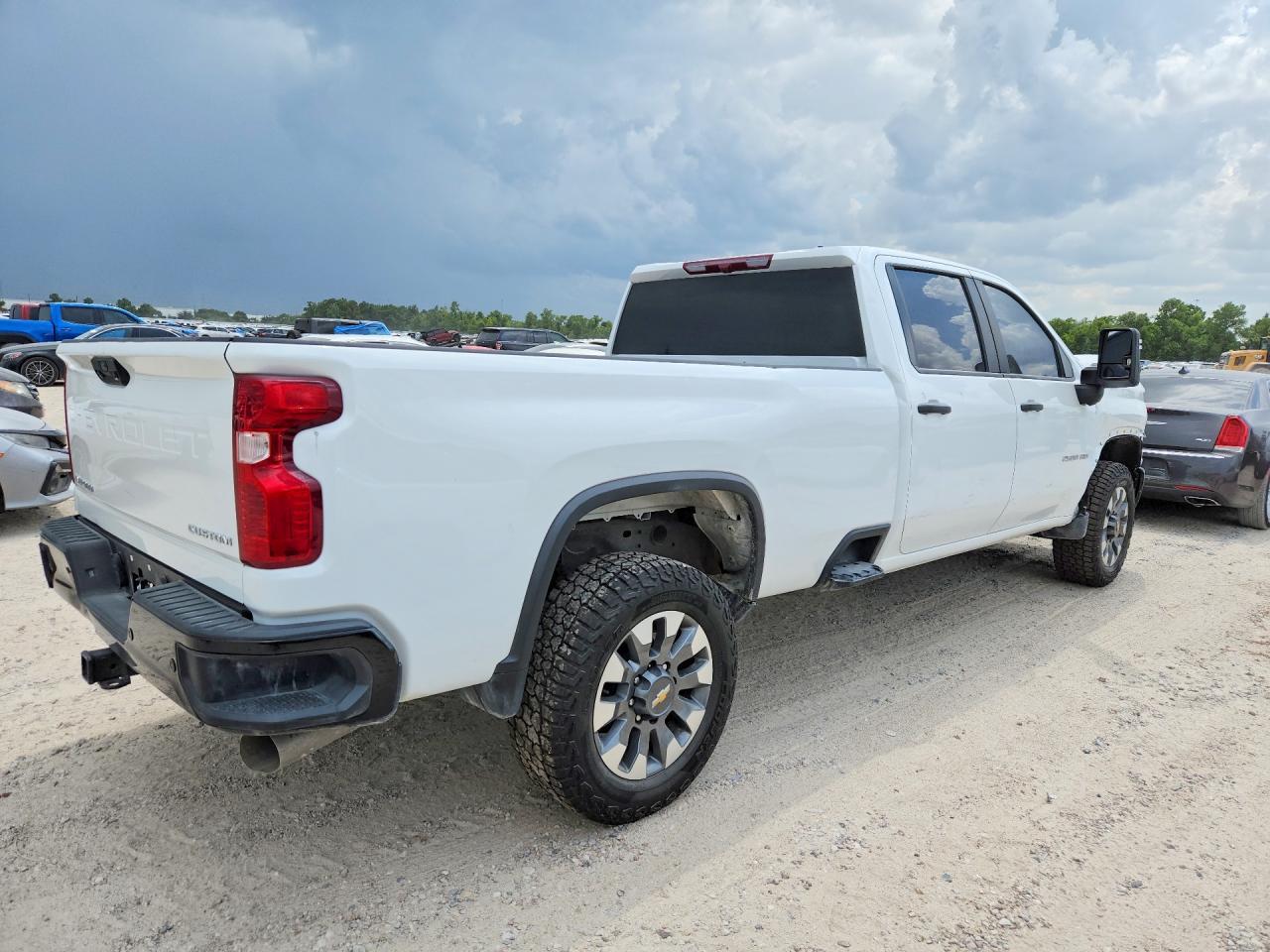 2025 Chevrolet Silverado K2500 Custom - zdjęcie 3