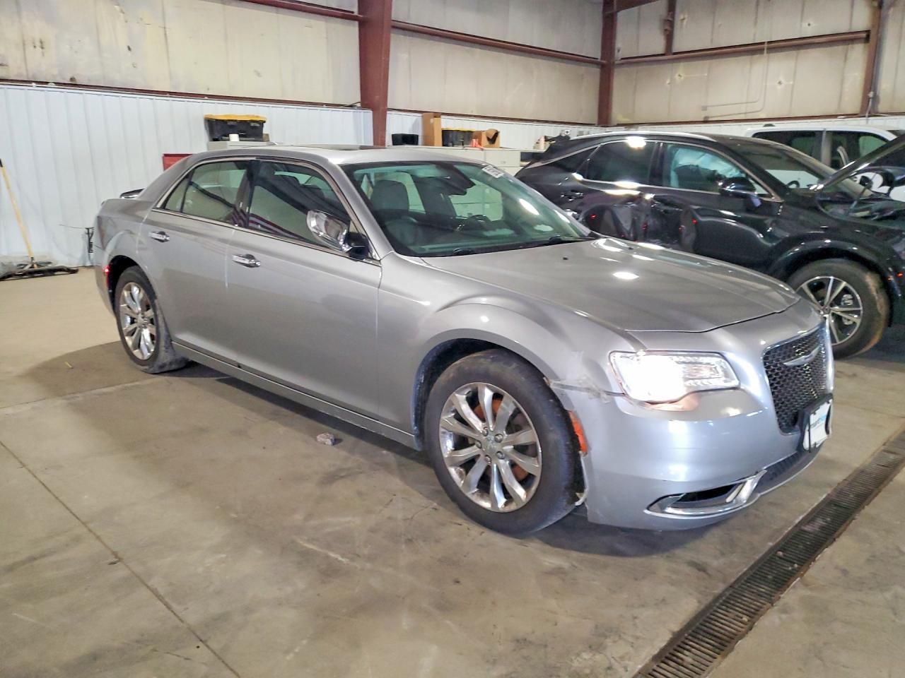 2017 Chrysler 300C - zdjęcie 4