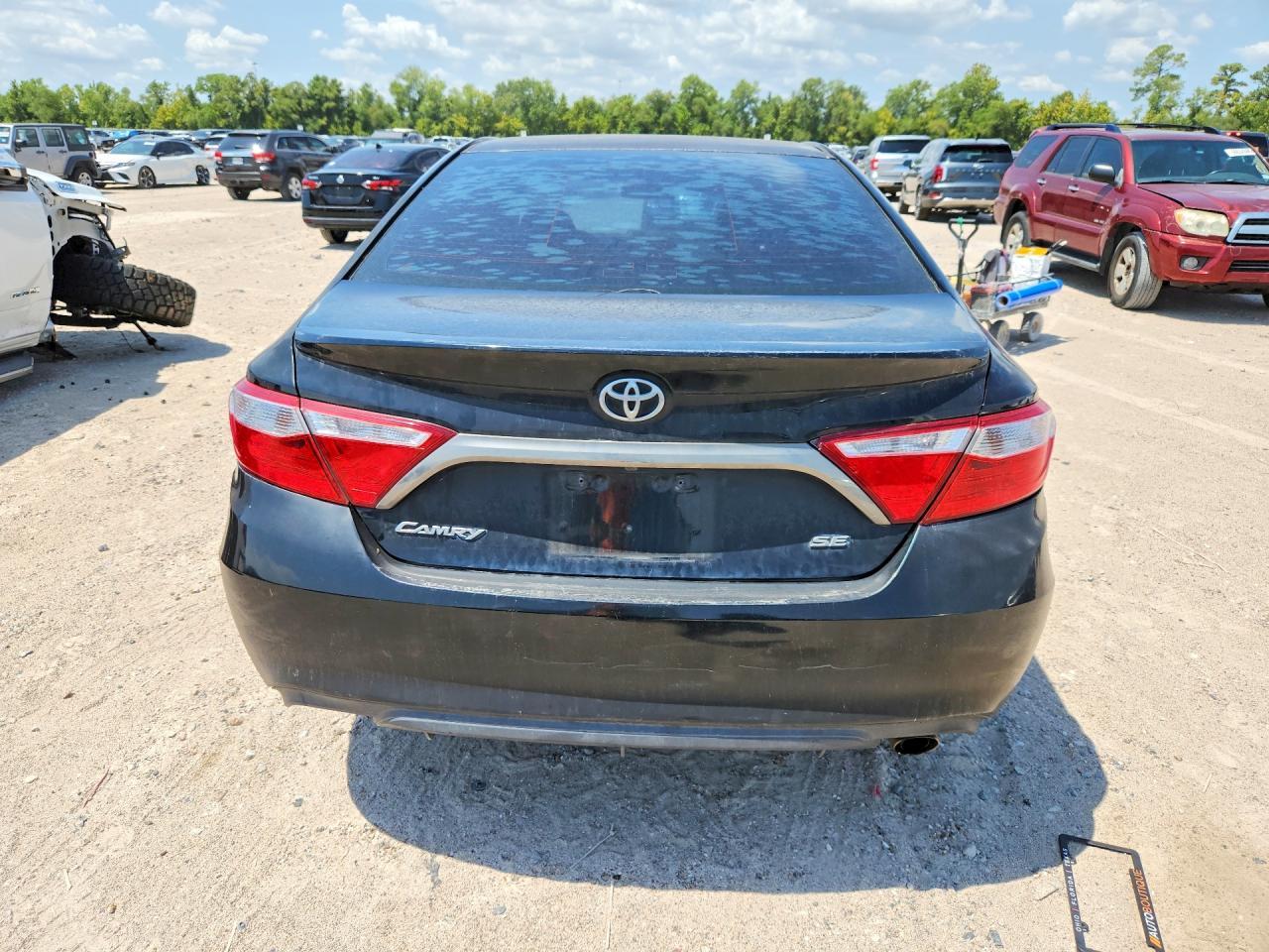 2016 Toyota Camry Se - zdjęcie 6