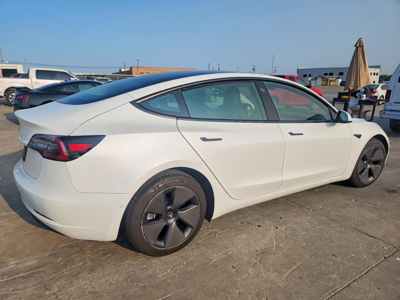 2021 Tesla Model 3 - zdjęcie 3