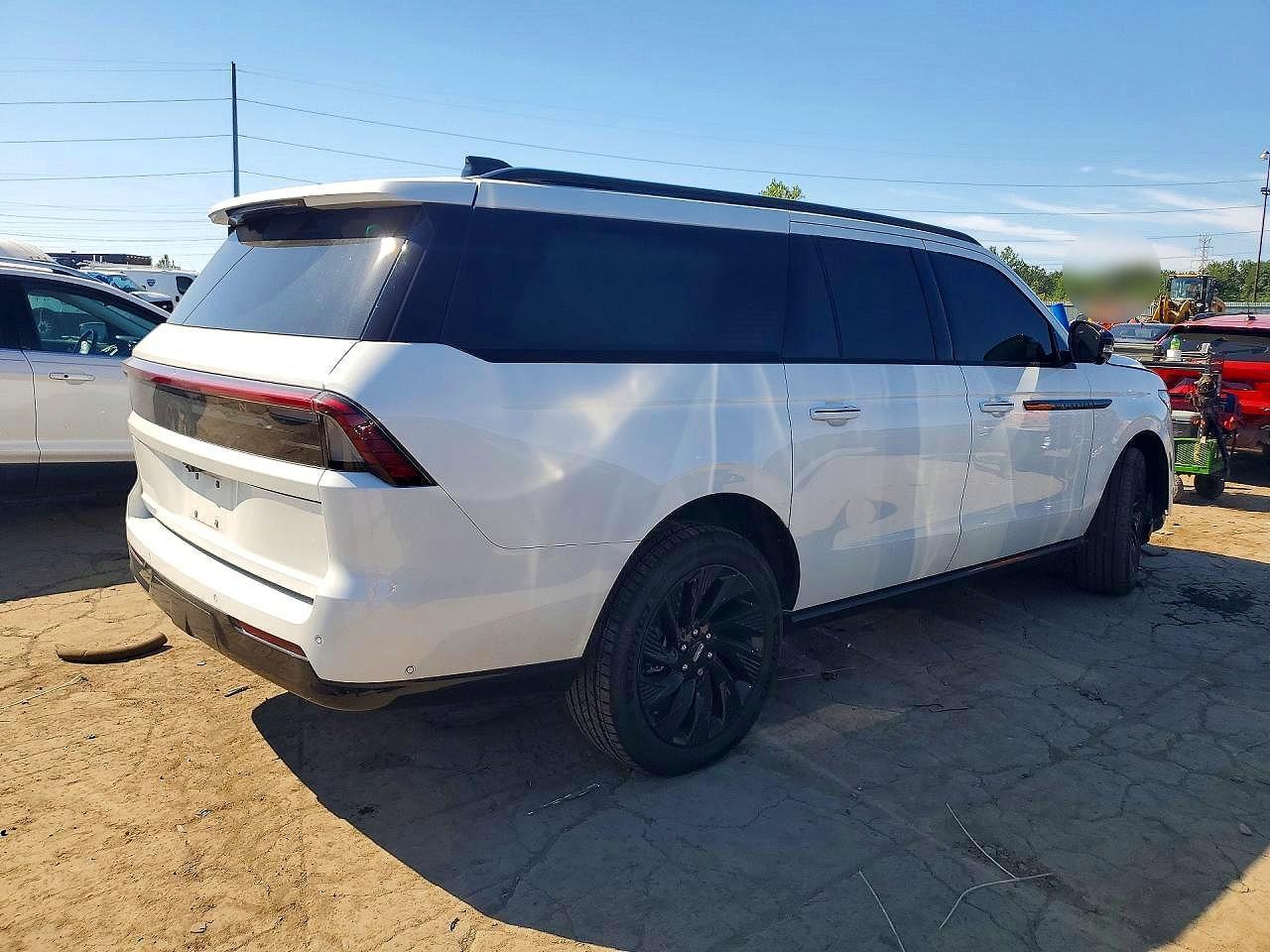2025 Lincoln Navigator L Reserve - zdjęcie 3