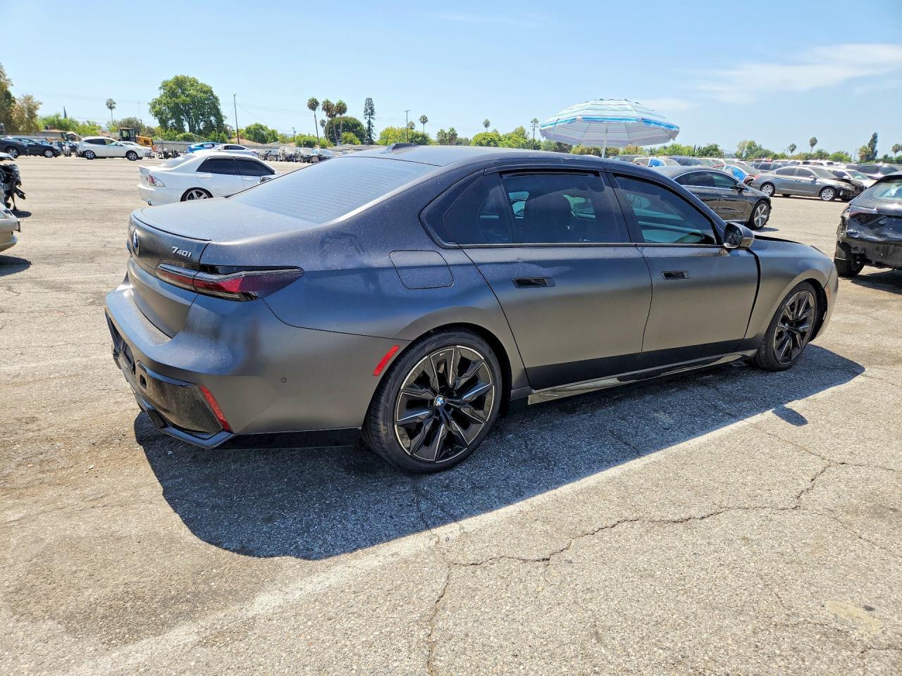 2025 BMW 740 I - zdjęcie 3