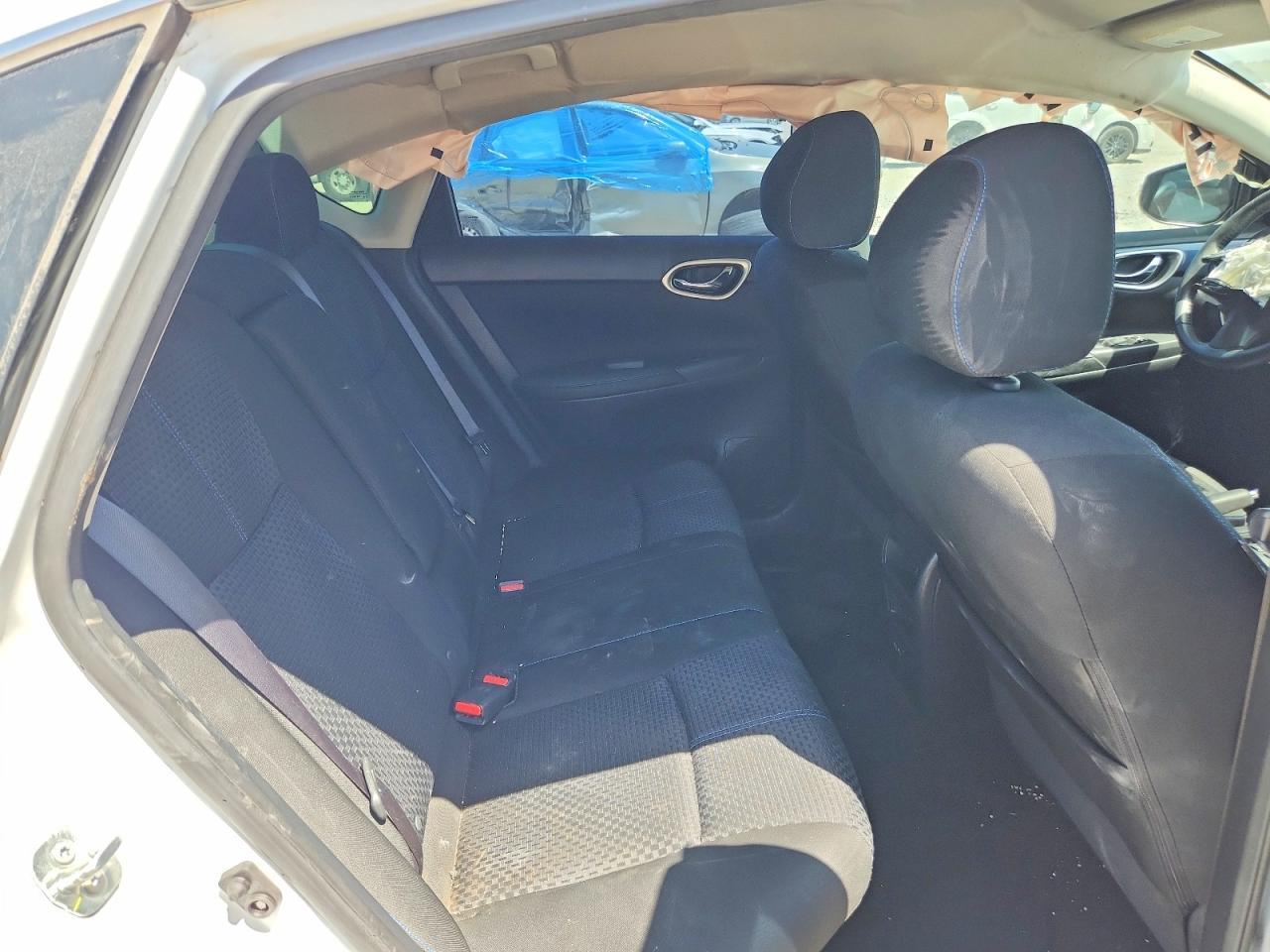 2018 Nissan Sentra Sr - zdjęcie 10