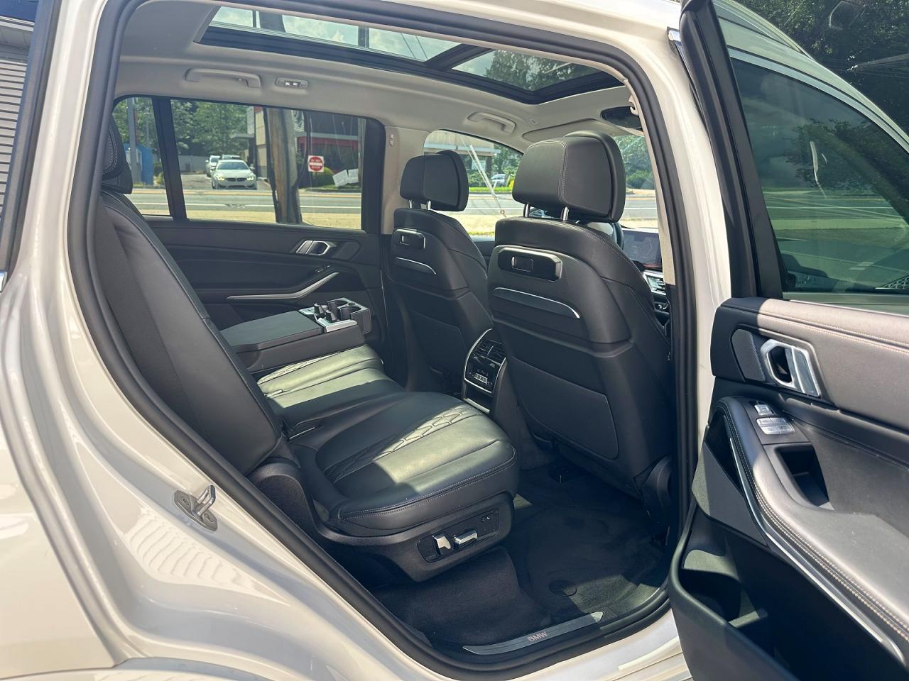 2025 BMW X7 xDrive40I - zdjęcie 13