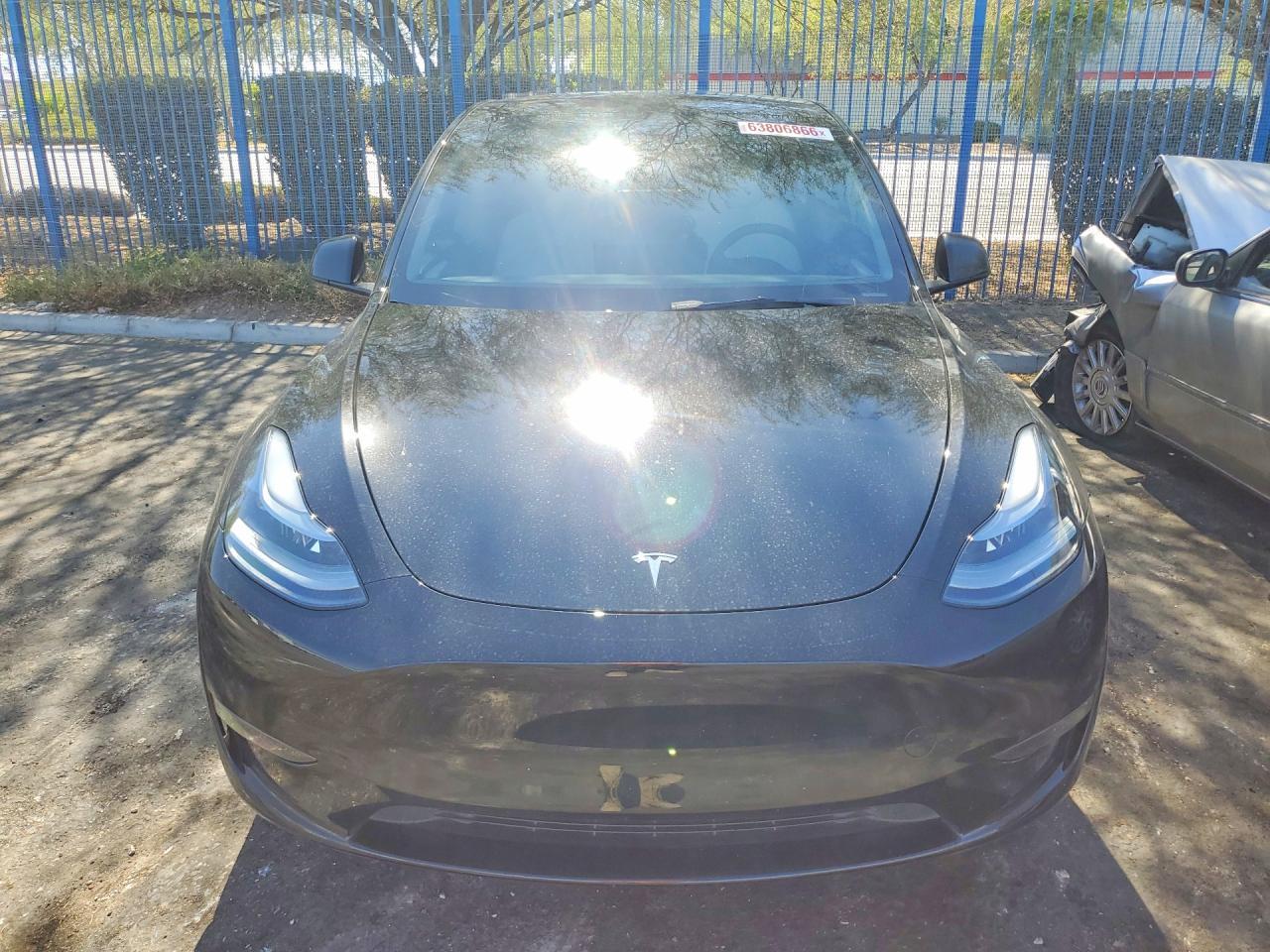 2025 Tesla Model Y - zdjęcie 5