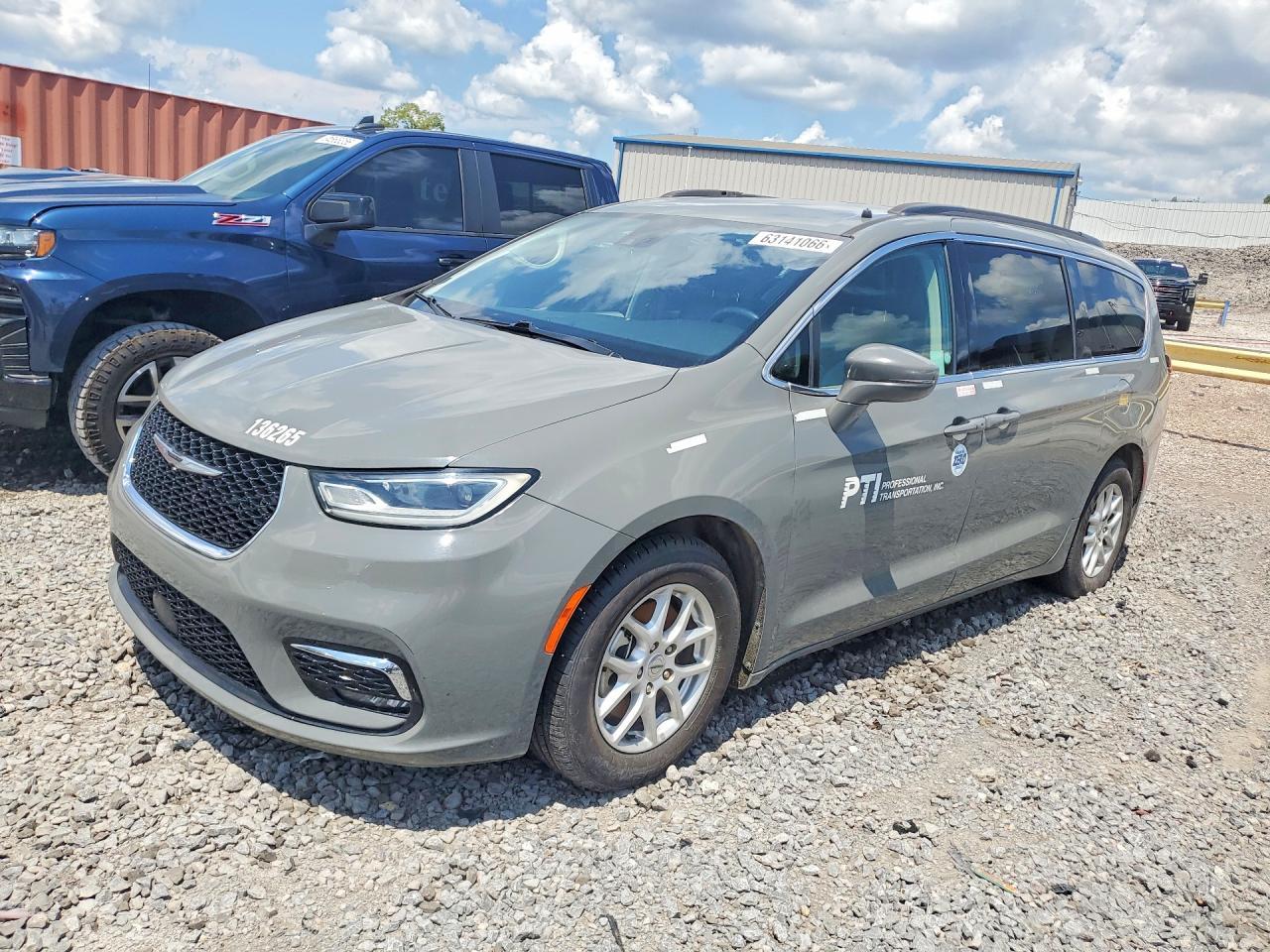 2022 Chrysler Pacifica Touring L - zdjęcie główne