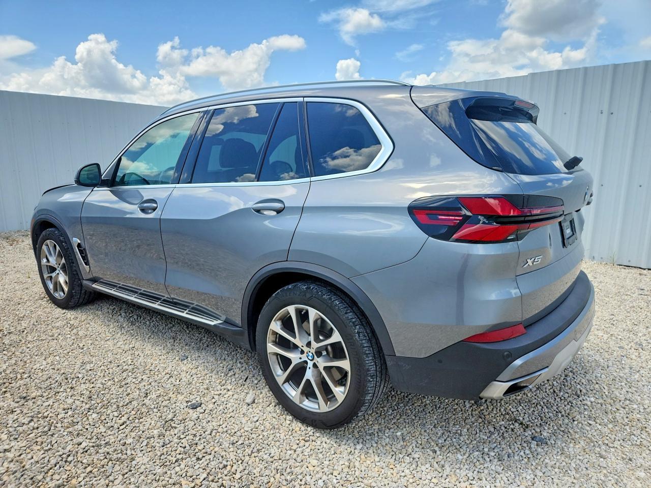 2025 BMW X5 xDrive40I - zdjęcie 2