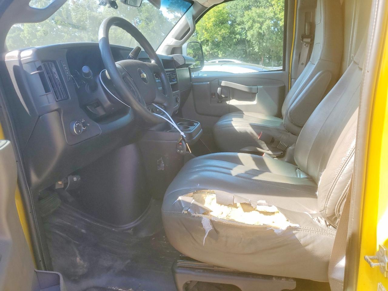 2020 Chevrolet Express G2500 - zdjęcie 7
