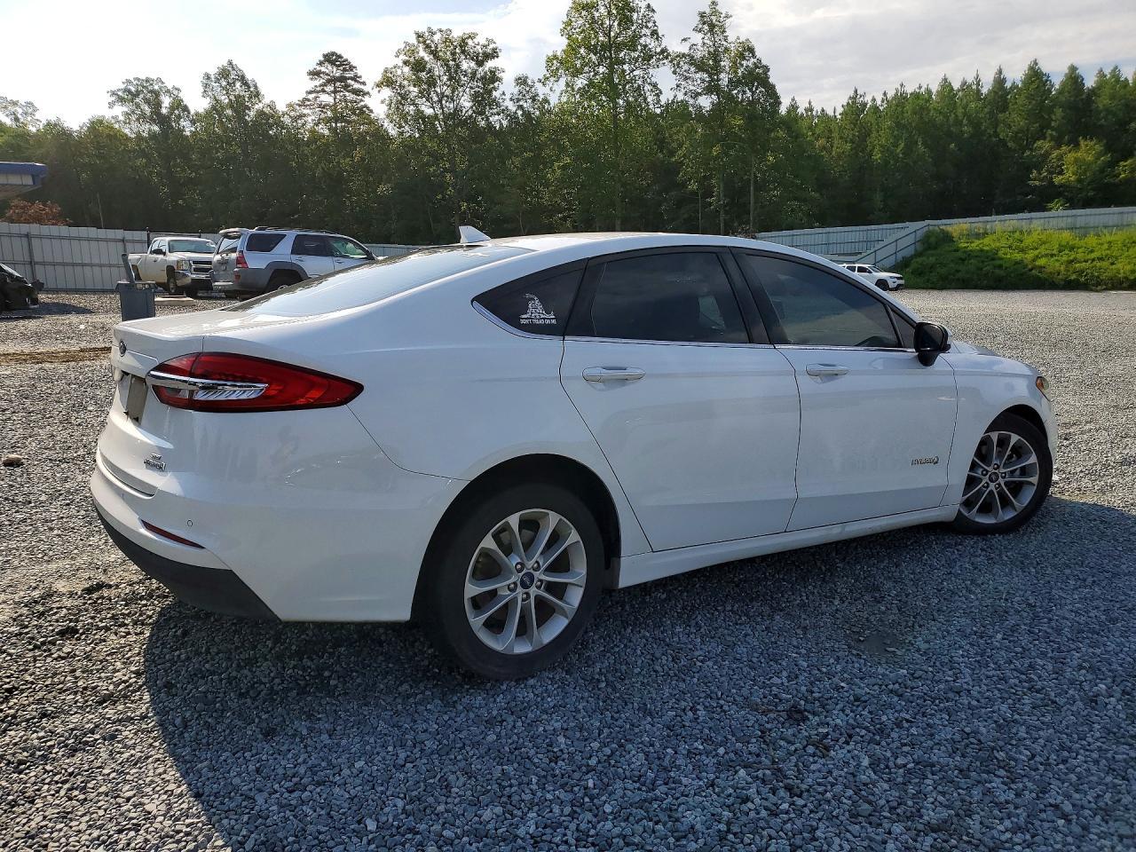 2019 Ford Fusion Se - zdjęcie 3