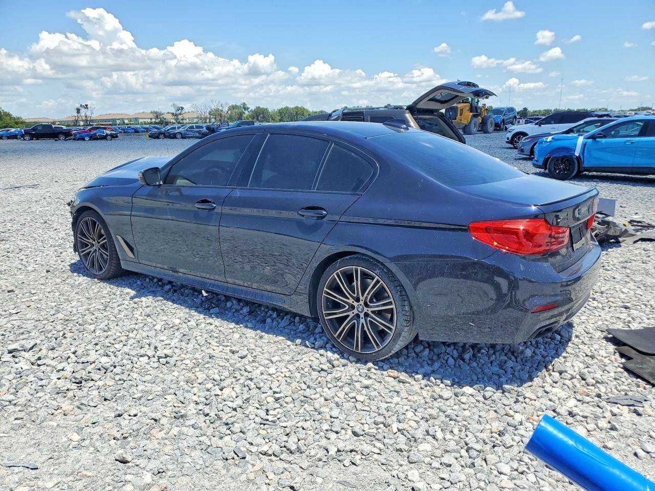 2019 BMW Seria 5 M550i - zdjęcie 2