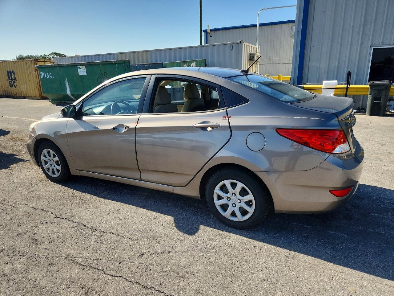 2013 Hyundai Accent Gls - zdjęcie 2