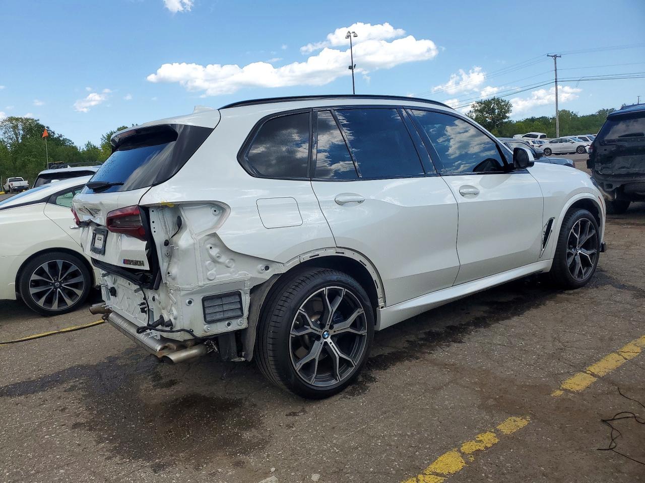 2022 BMW X5 M50I - zdjęcie 3