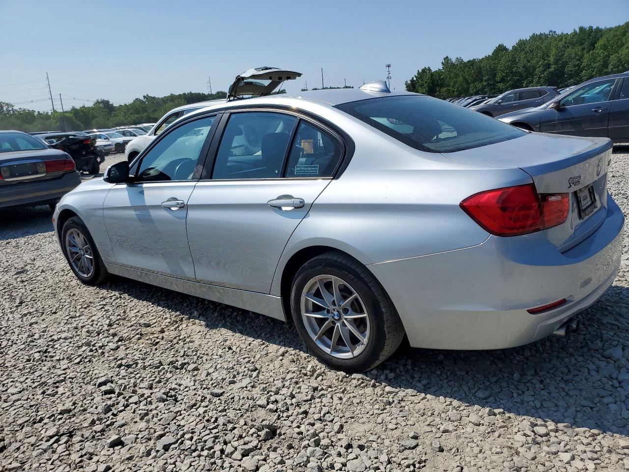 2015 BMW Seria 3 328i - zdjęcie 2
