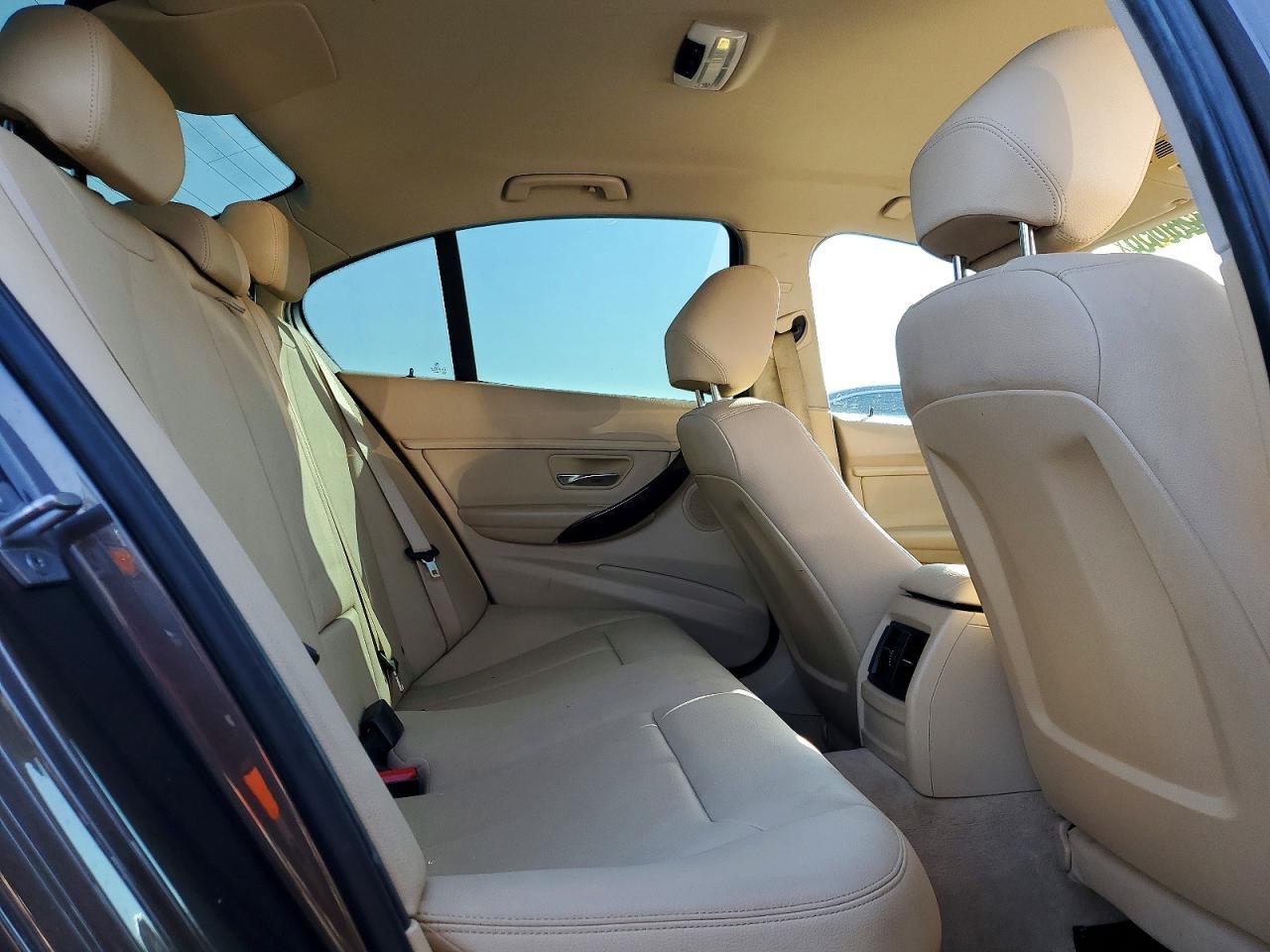 2015 BMW 320 I - zdjęcie 10